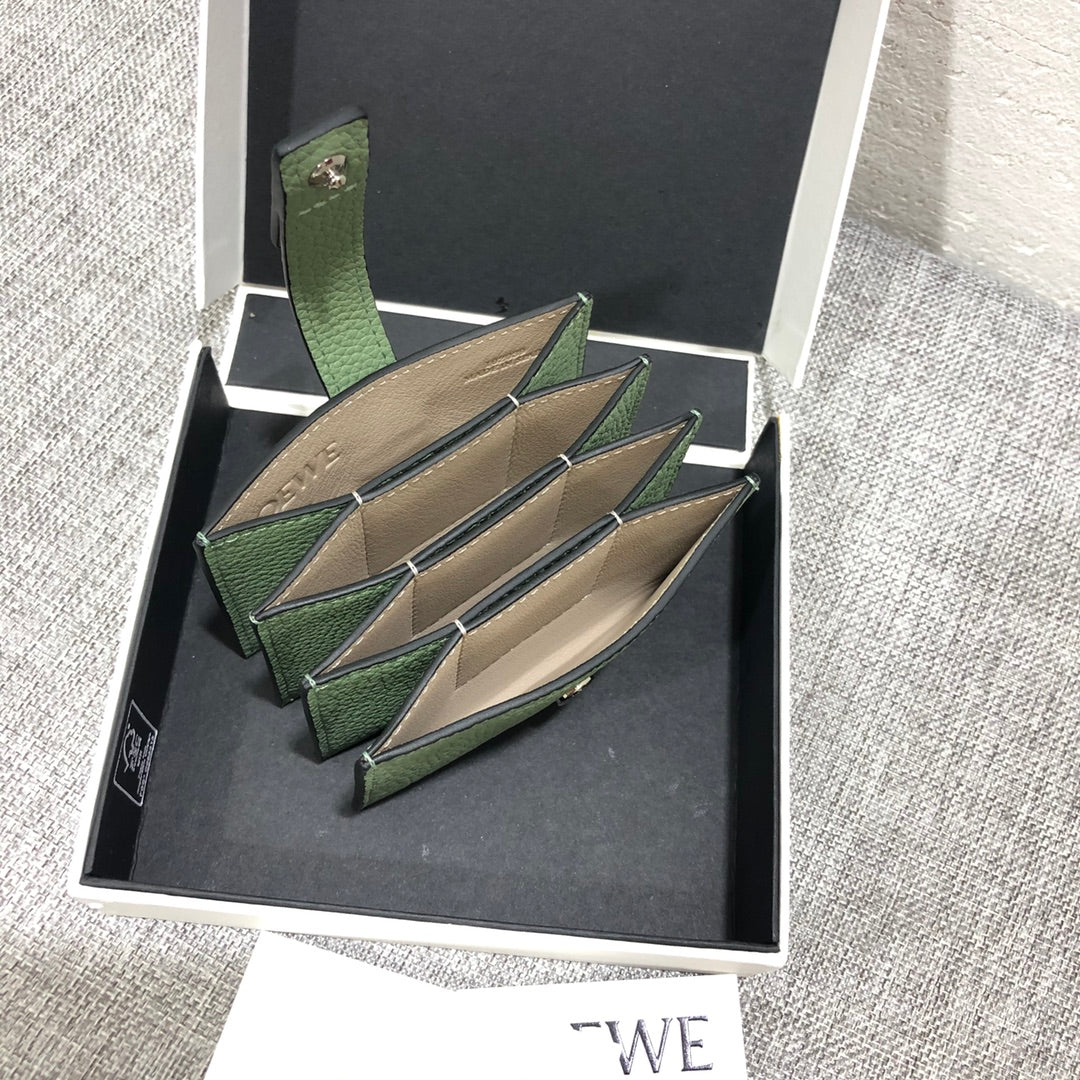 Loewe 搭扣小卡包或名片夾
