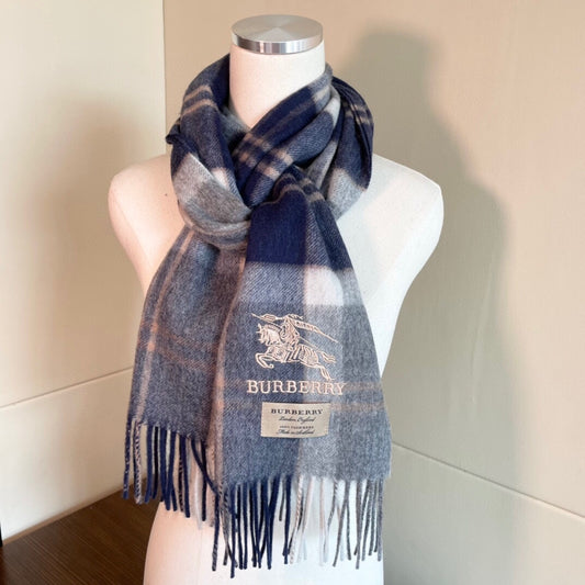 Burberry 羊絨圍巾