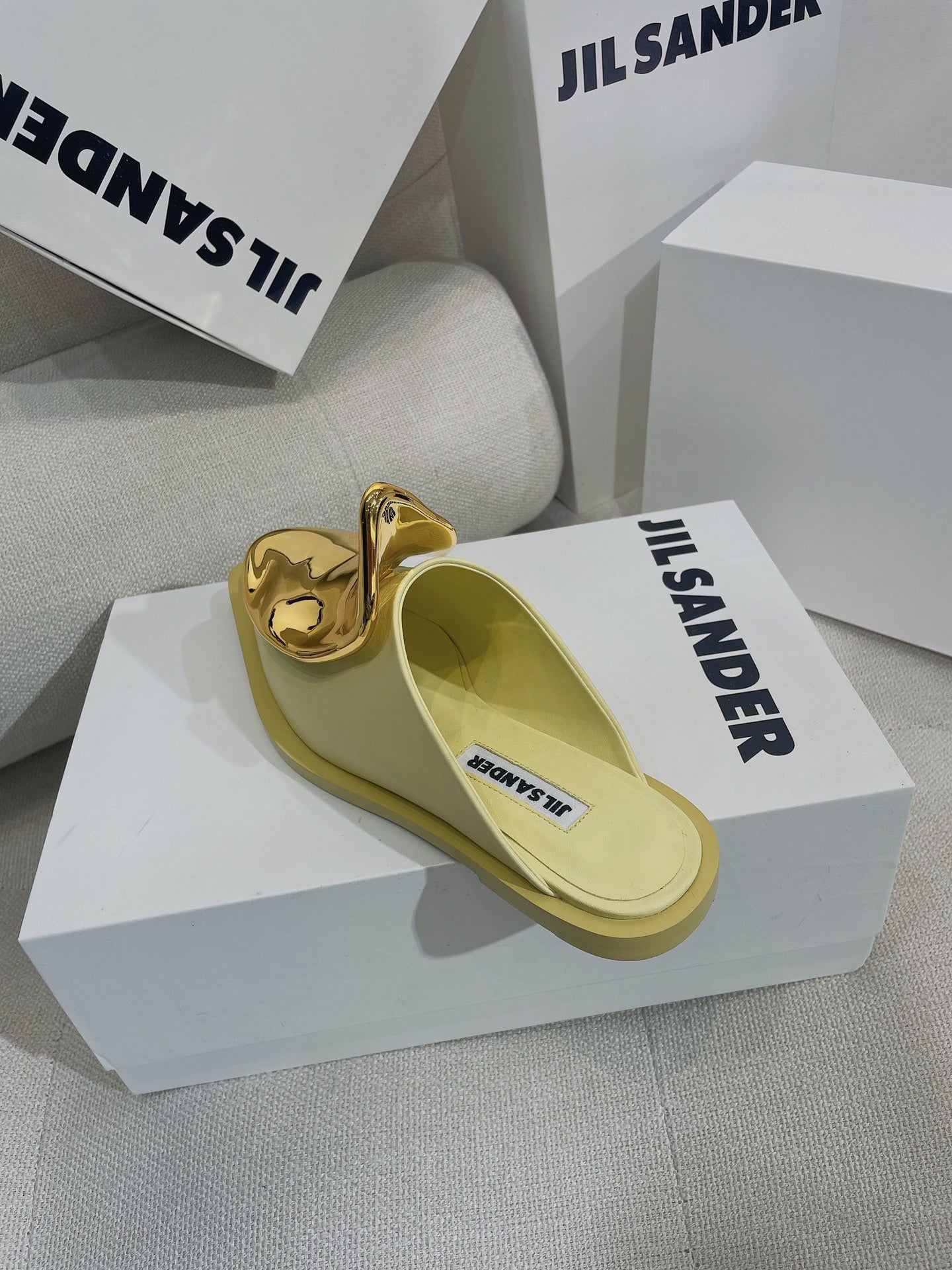 Jil sander-2022春夏 走秀新款 金屬裝飾尖頭平底拖鞋