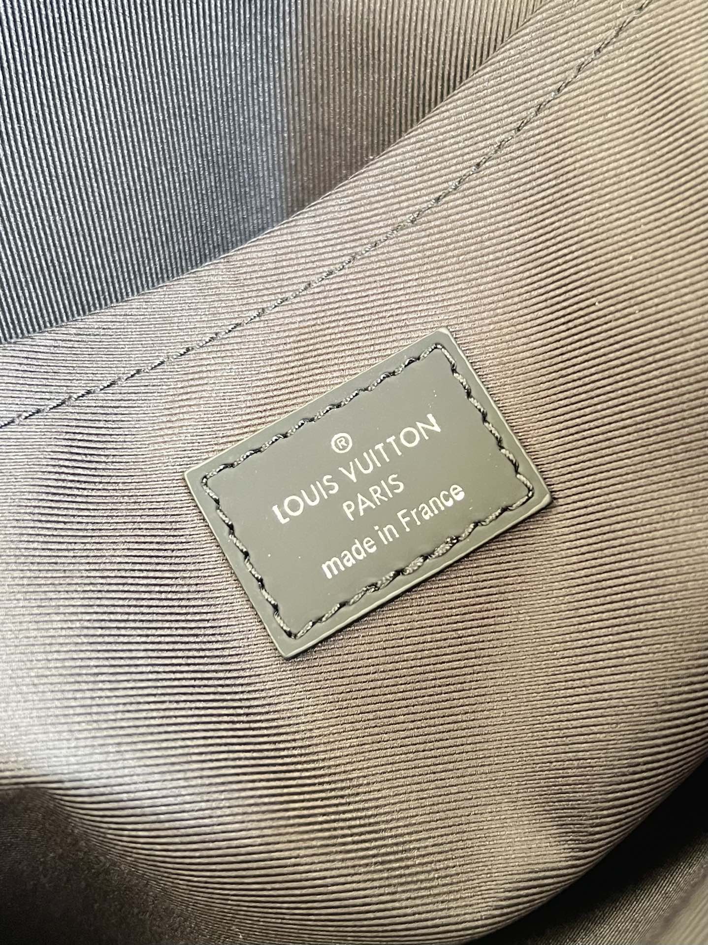LV M62291 黑格 POCHETTE APOLLO 手袋手拿包