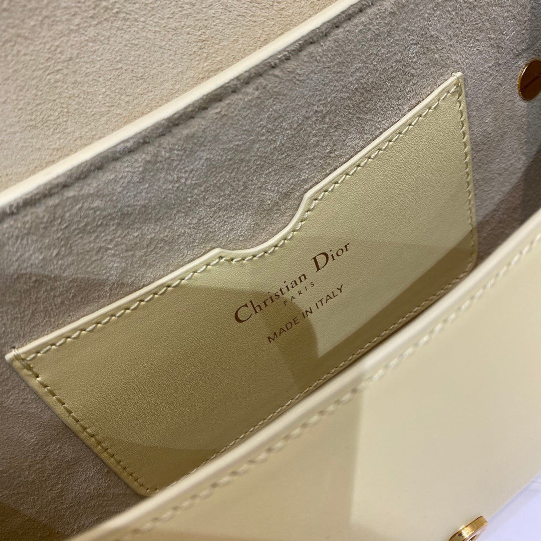 Dior Bobby系列 East-Wes 腋下包 米黃色