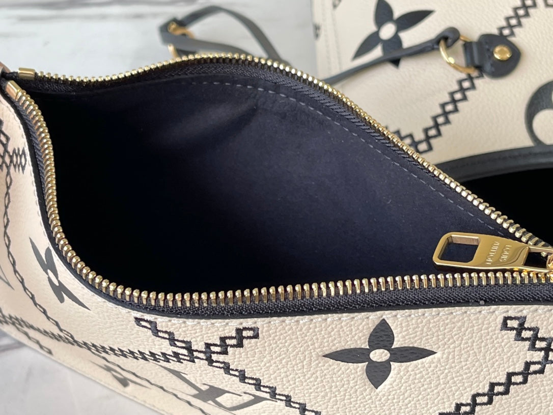 M46039 路L家-2022 春季系列 Neverfull 手袋 奶白色