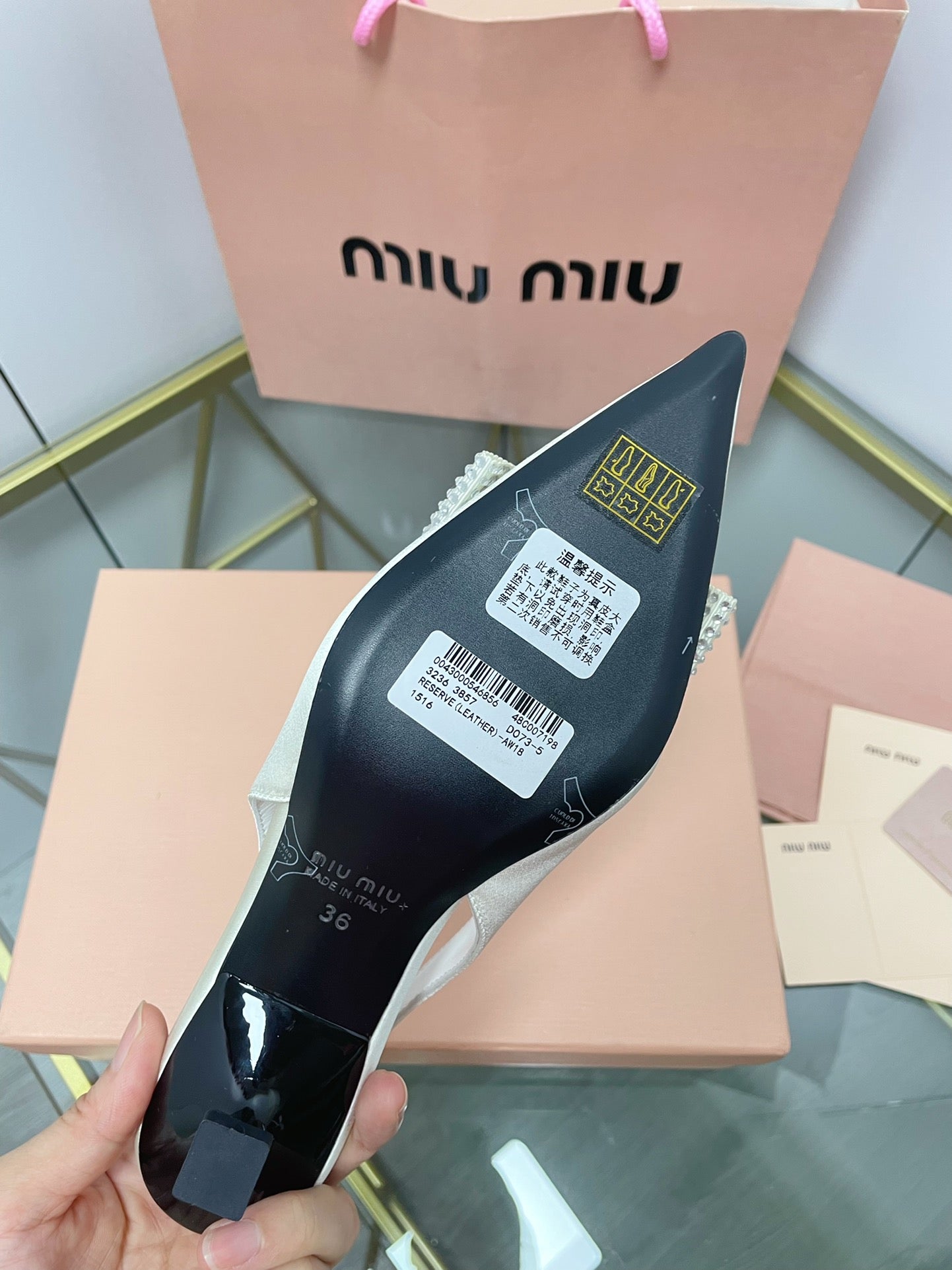 穆M家-2022新款 尖頭低跟鞋 白色