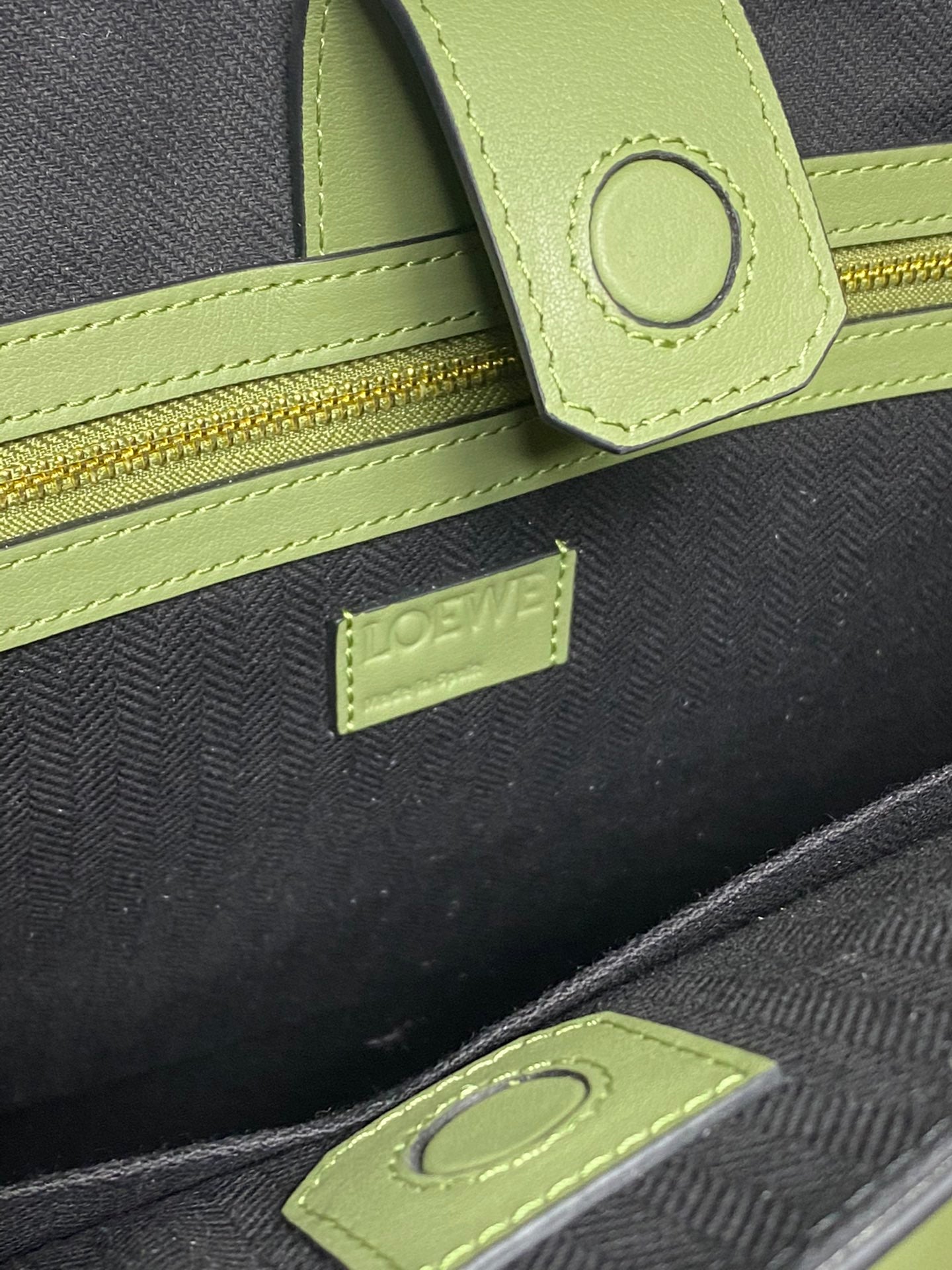 羅L威-Buckle Horizontal Tote 手袋