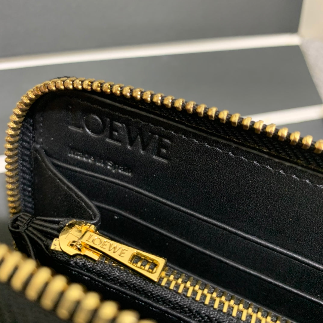 Loewe Puzzle zip around wallet 拉鍊長夾