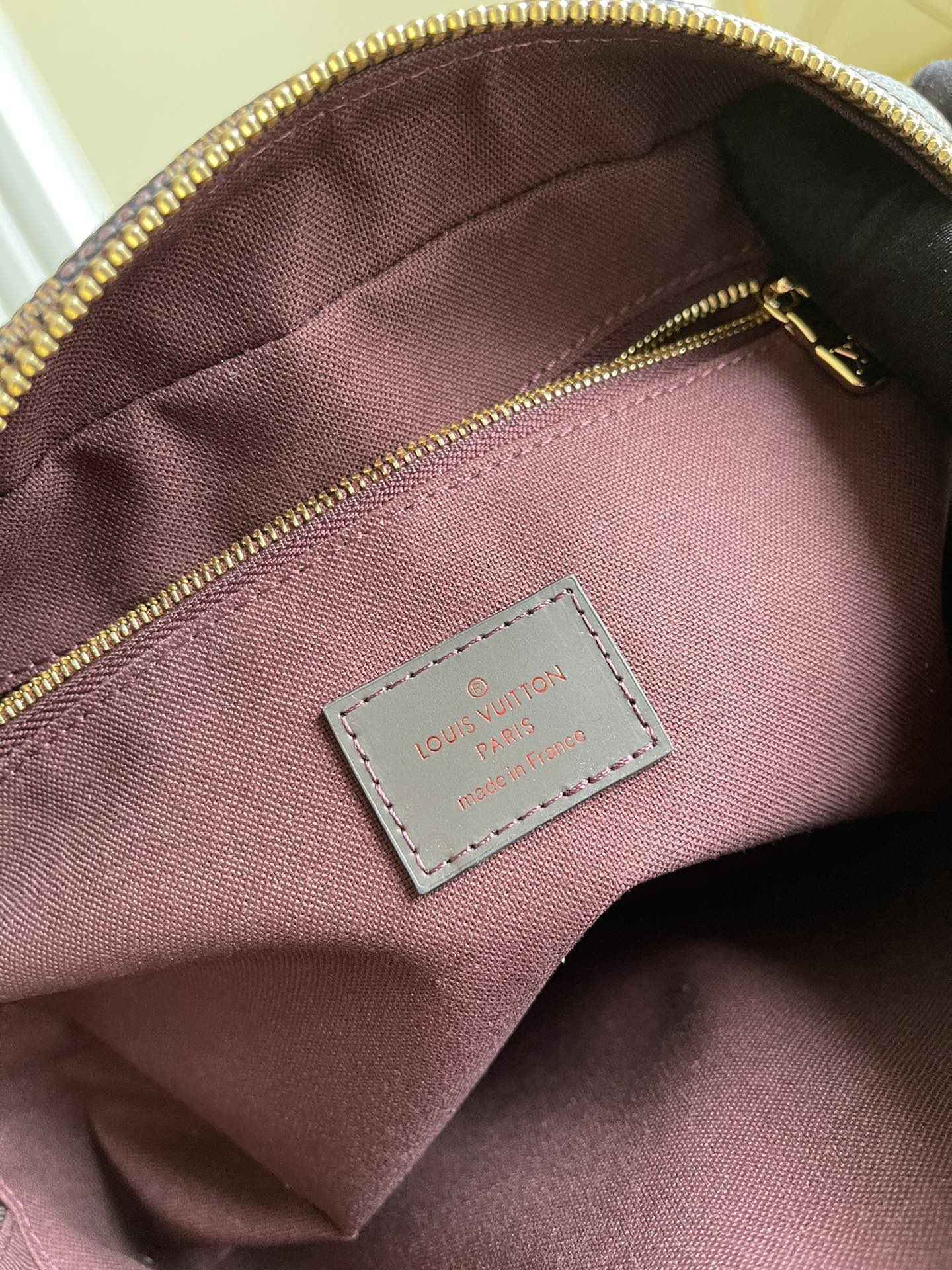 LV M47527 盥洗袋