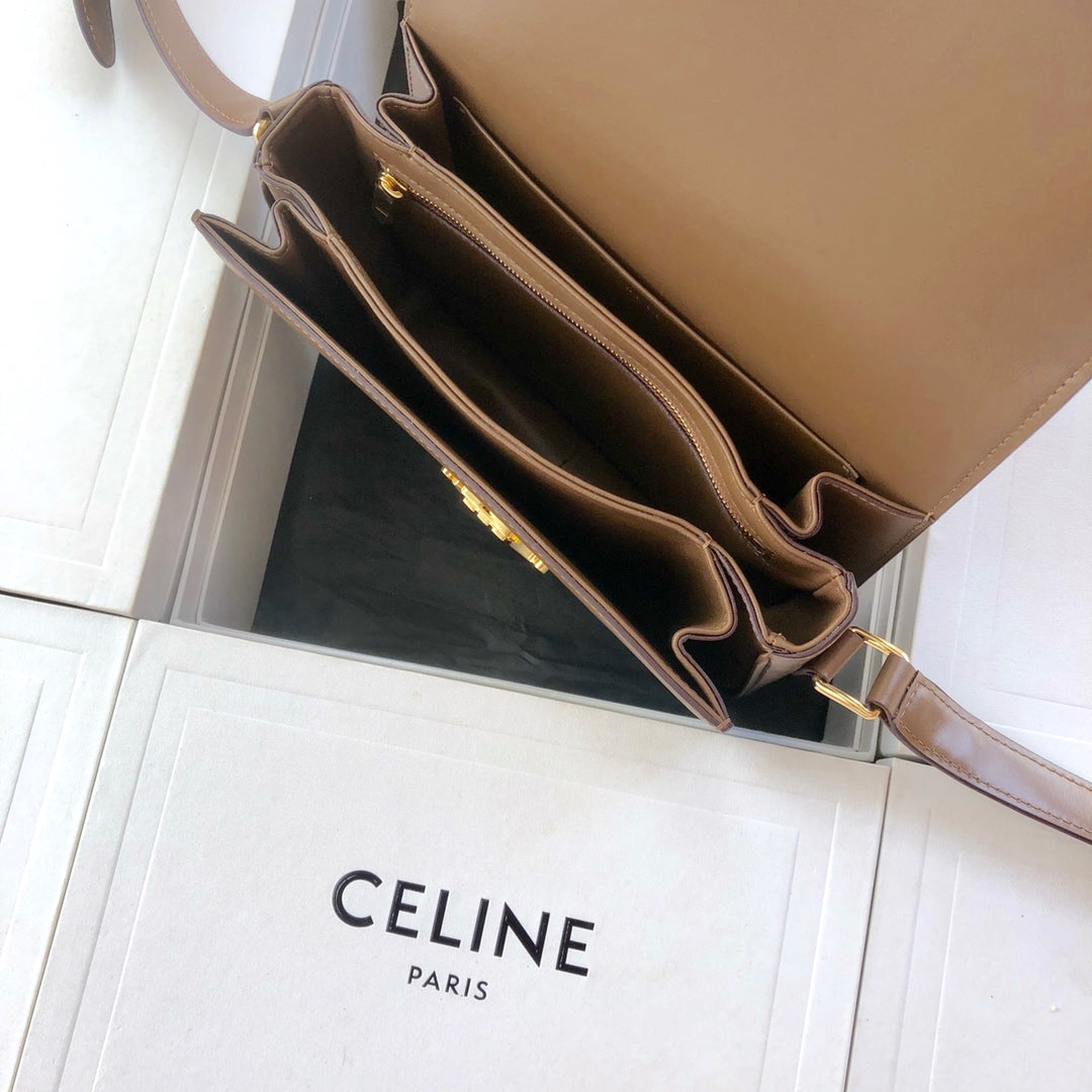 Celine TRIOMPHE 中號小牛皮-咖啡色